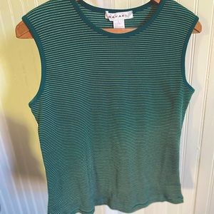 Green and white striped sleeveless top. CLEAN! ✨❇️